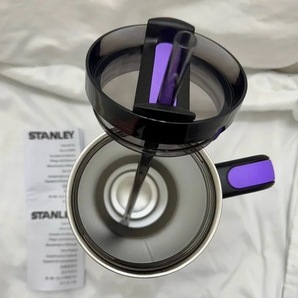 Stanley x Target Halloween 40oz. Flowstate Quencher in Spellcast Black - Picture 4 of 9